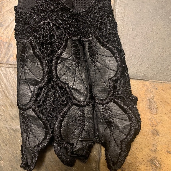 Pretty Angel Top - Picture 2 of 4